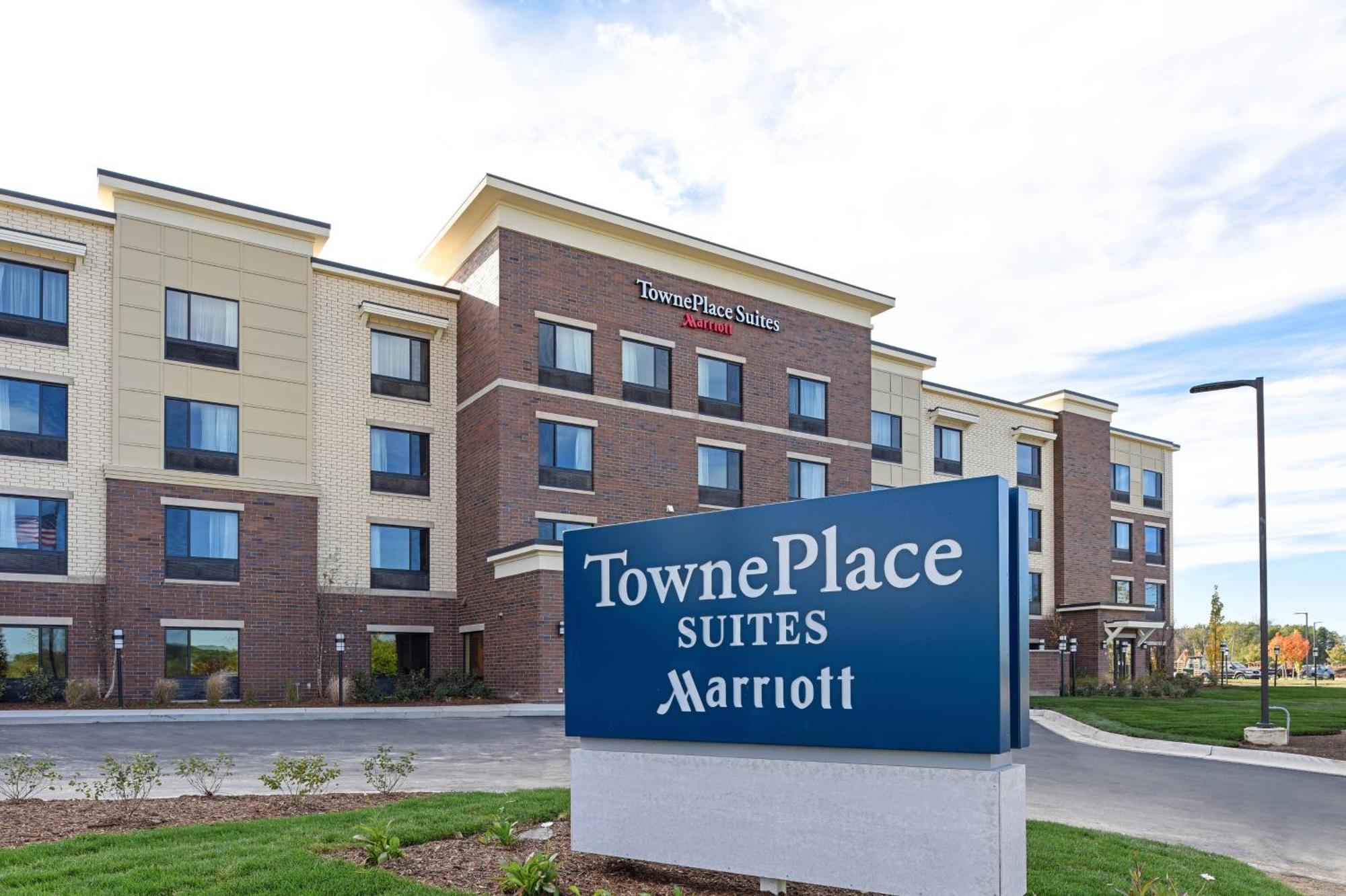 底特律卡莫斯万豪广场套房酒店 Commerce Township 外观 照片